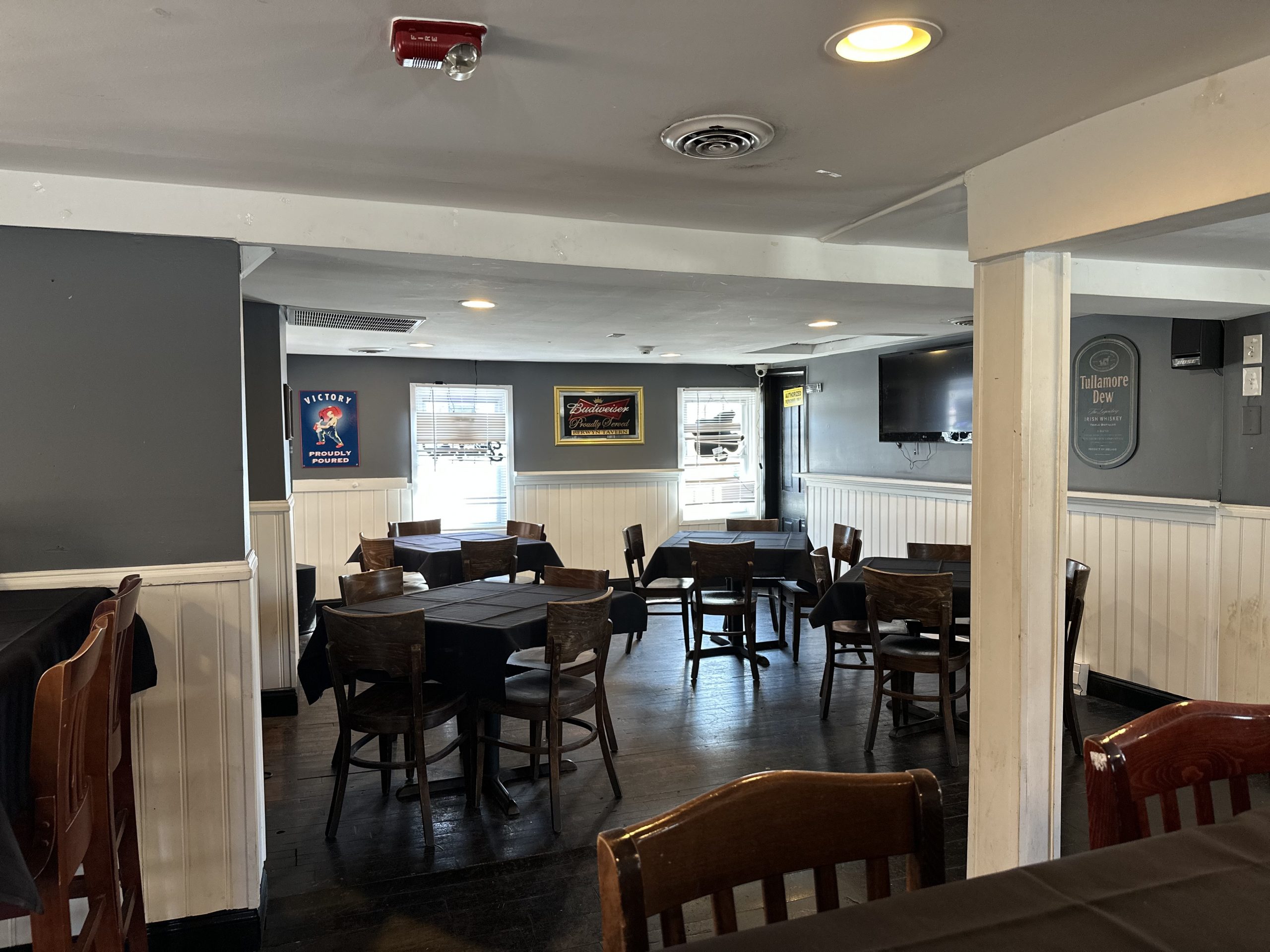 Host your next event at Berwyn Tavern in Berwyn PA. Our private party room is perfect for celebrations, corporate events, and group gatherings. Reserve your space today!
